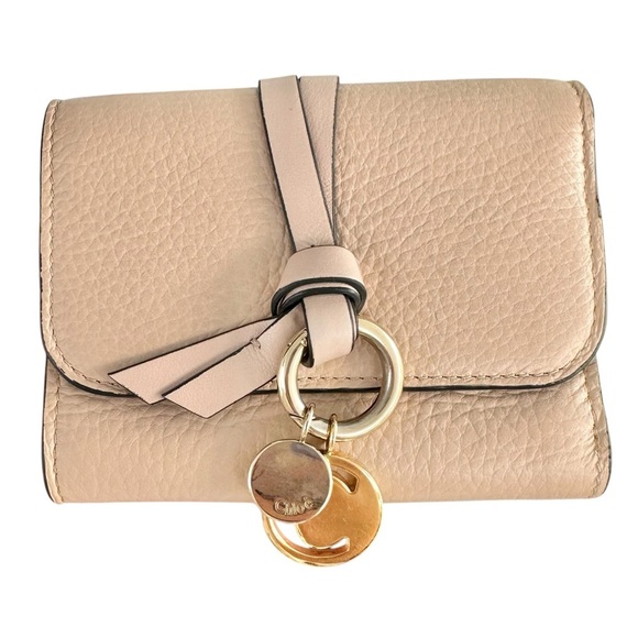 Authentic Chloe Beige Pebbled Leather Compact Bifold Alphabet C Charm Wallet Set - Picture 3 of 13